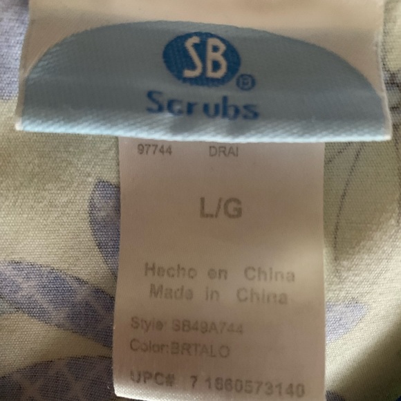 Large SB Scrubs floral scrub top - Picture 2 of 2